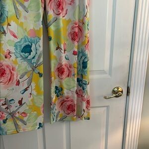 Floral Print capri Pants with Dragonfly Design